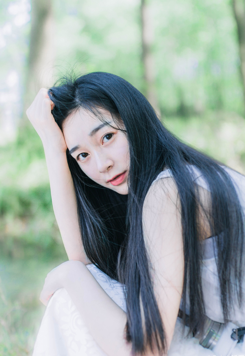 岁月极美，在于它必然的流逝。春花秋月夏日冬雪。